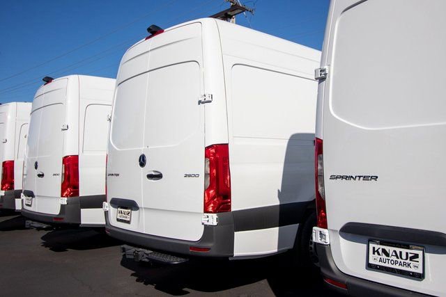 Used 2024 Mercedes-Benz Sprinter 3500 image 15