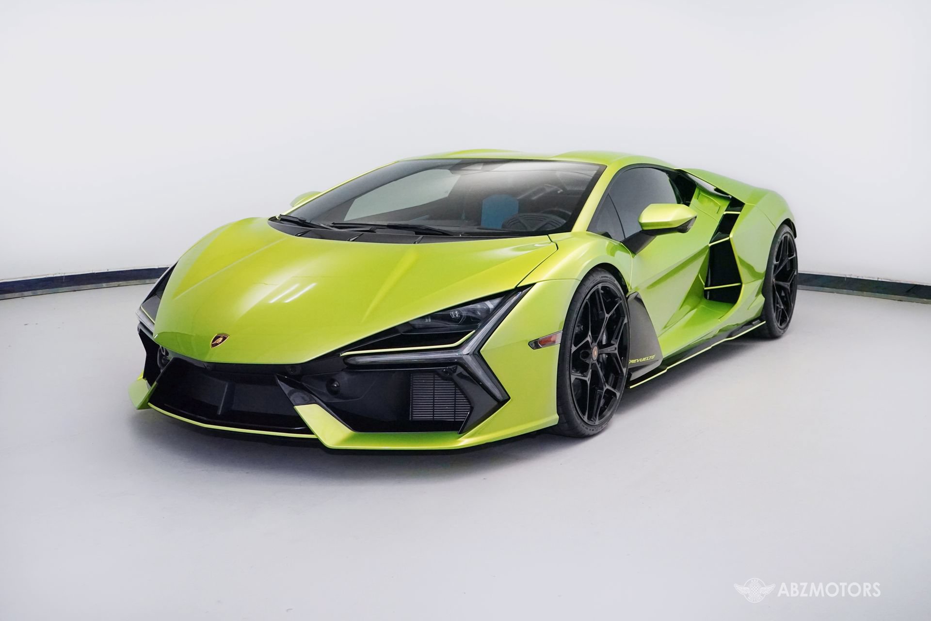 Used 2024 Lamborghini Revuelto AWD/4WD image 2
