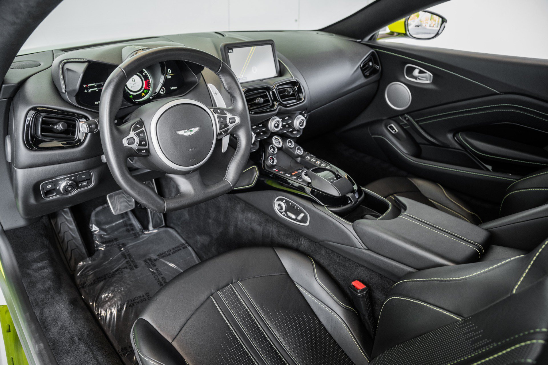 Used 2020 Aston Martin V8 Vantage Coupe RWD image 3