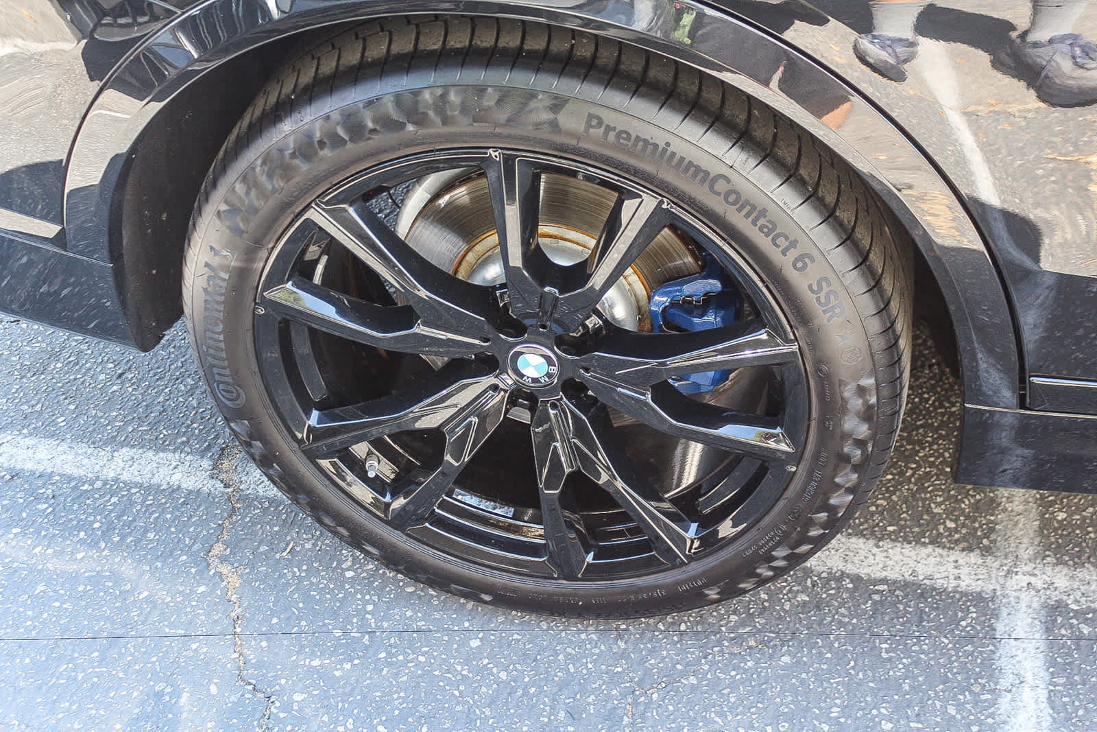 Used 2023 BMW X7 xDrive40i w/ M Sport Package AWD/4WD image 8