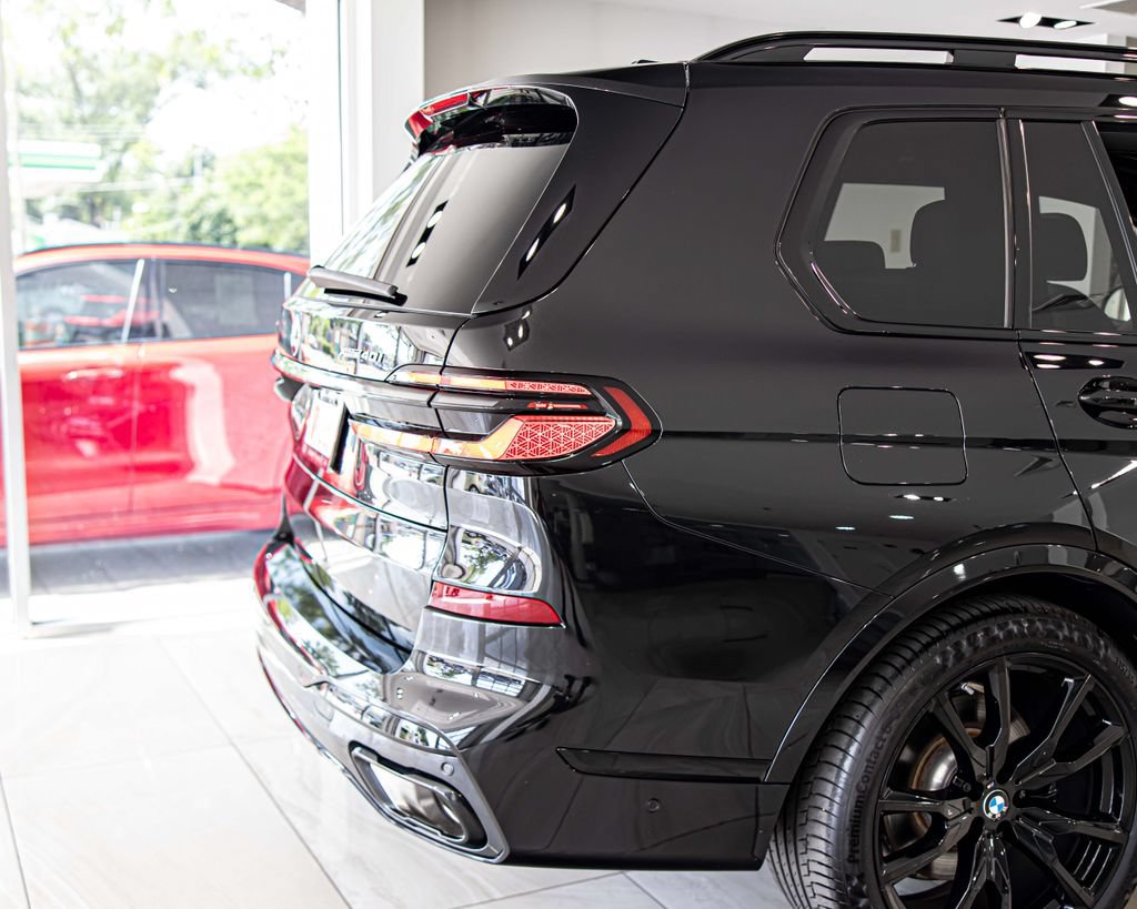 Used 2026 BMW X7 xDrive40i w/ M Sport Package AWD/4WD image 12
