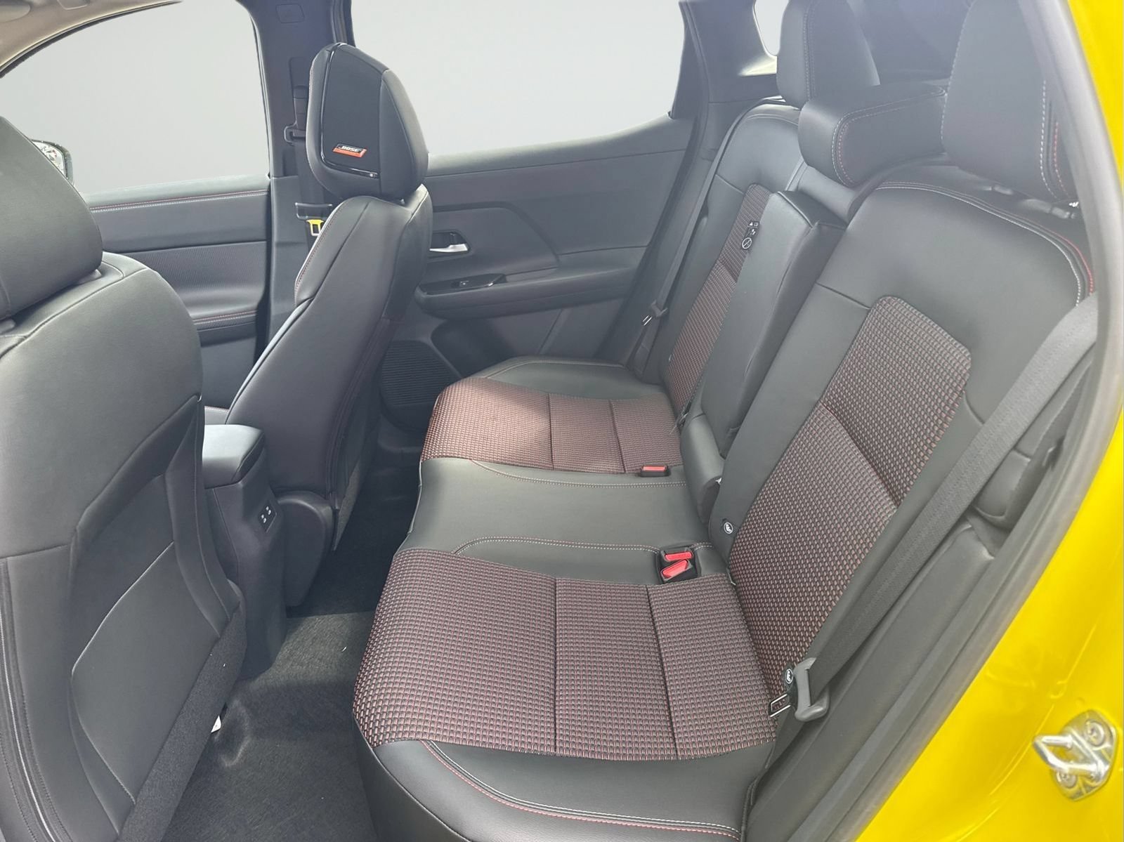 New 2026 Nissan Kicks SR w/ SR Premium Package FWD image 27
