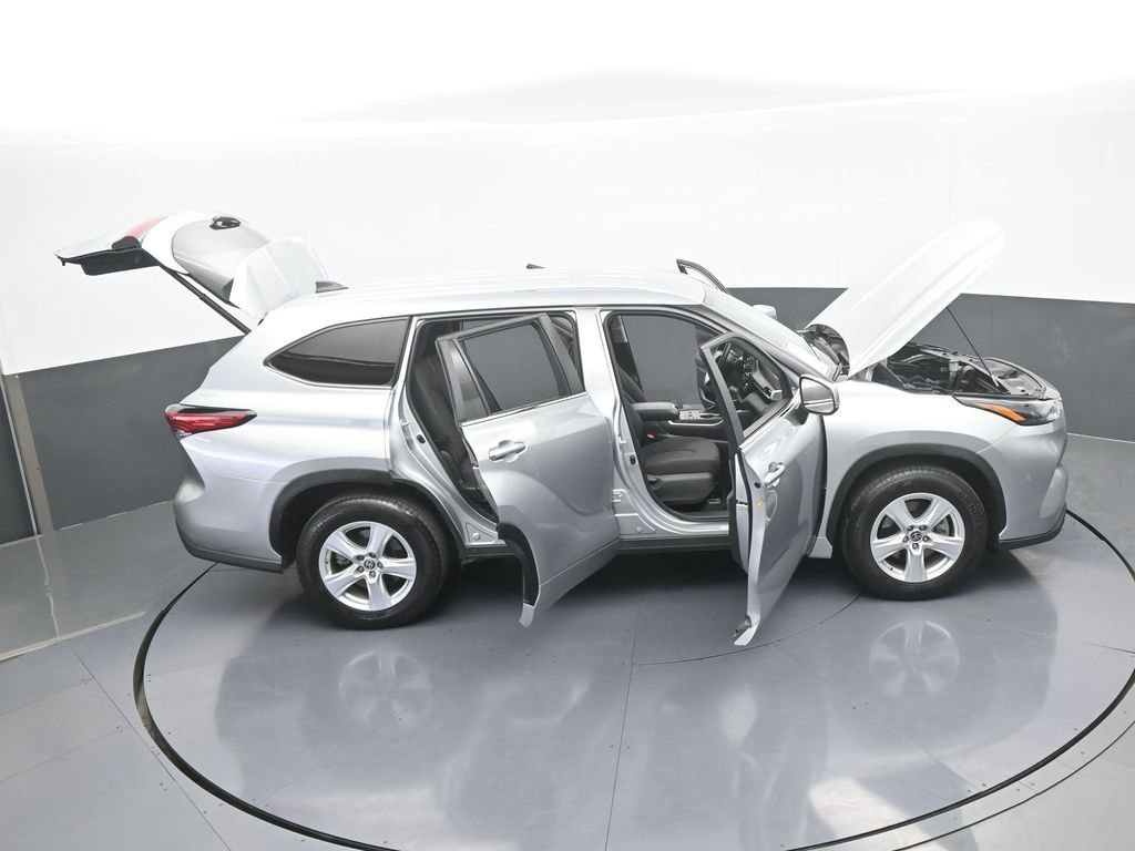 Used 2023 Toyota Highlander LE image 64