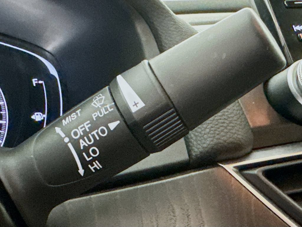 Used 2018 Honda Accord Touring image 13