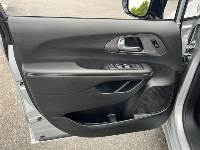 New 2026 Chrysler Pacifica Select w/ S Appearance Package FWD image 10
