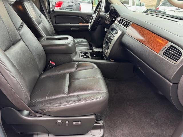 Used 2007 GMC Sierra 1500 SLT w/ SLE/SLT Trailering Package image 9