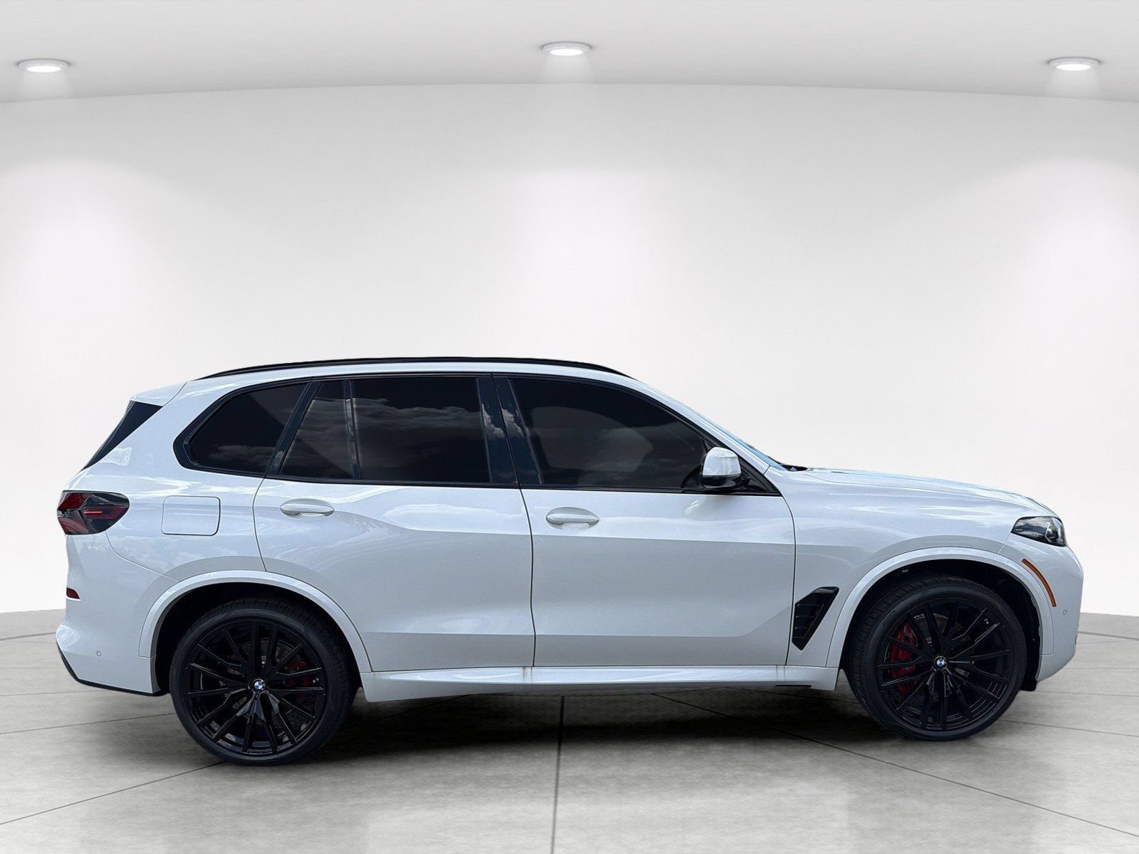 New 2026 BMW X5 xDrive40i w/ M Sport Package AWD/4WD image 4