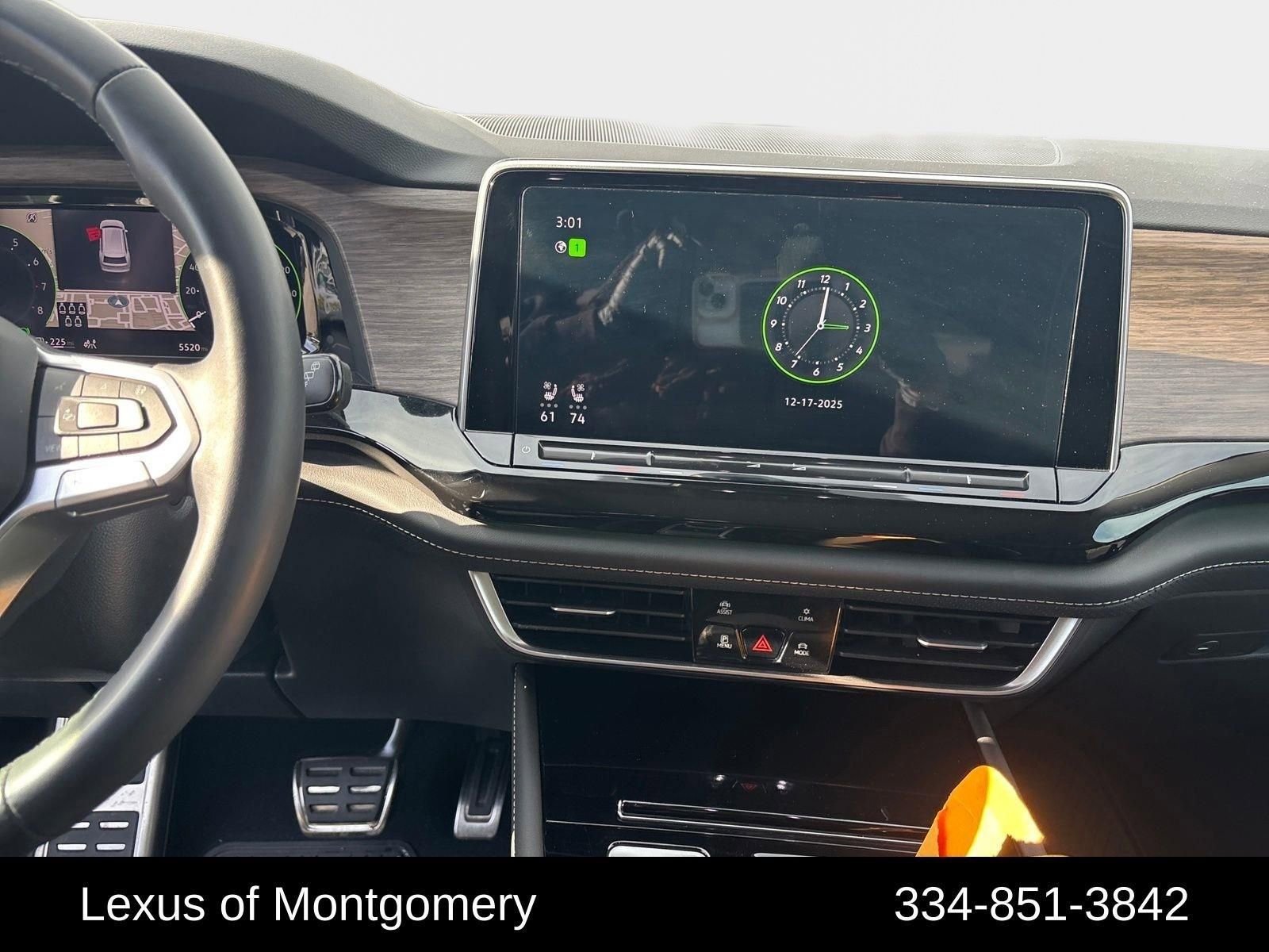 Used 2025 Volkswagen Atlas SEL Premium R-Line image 17