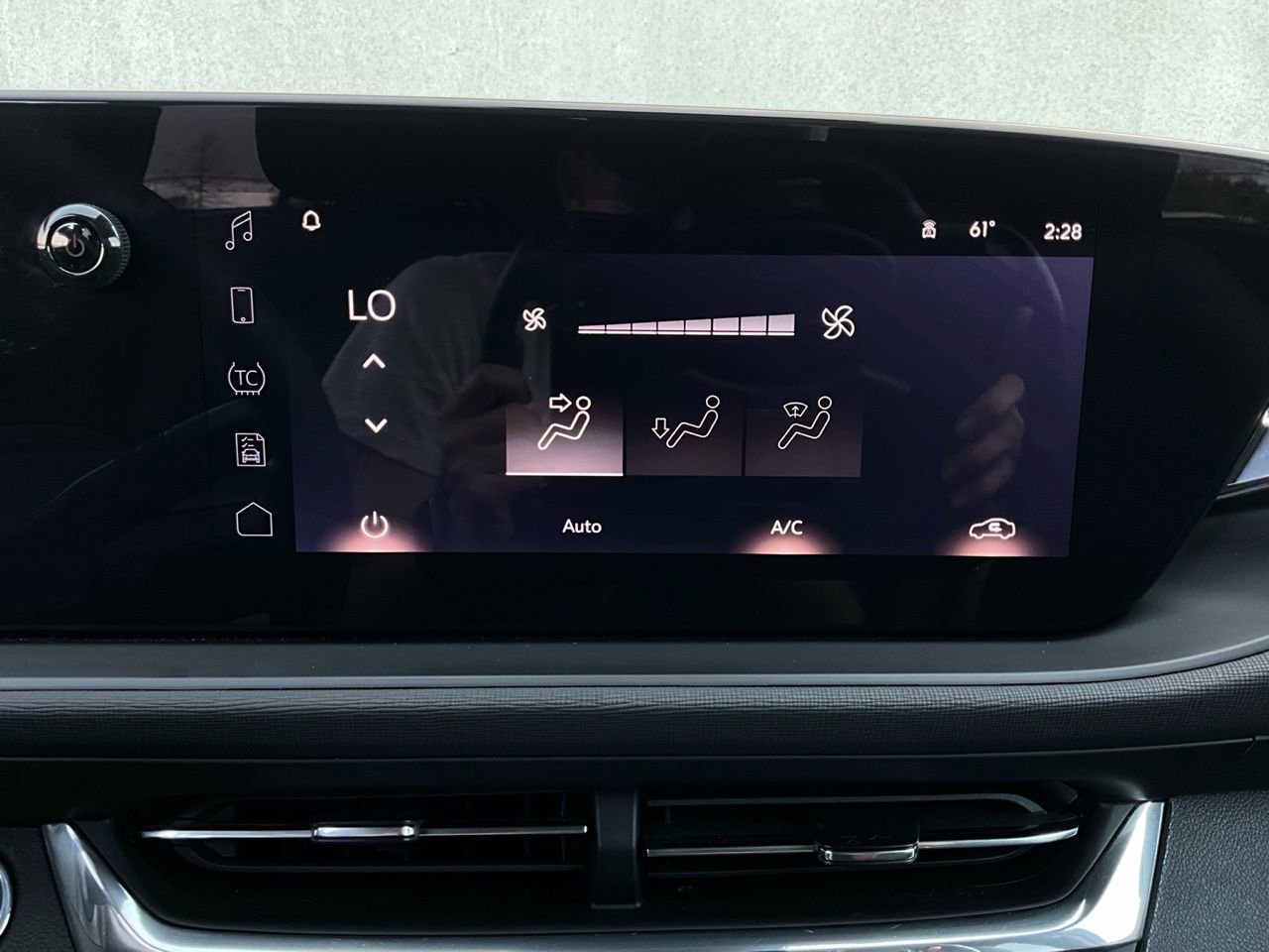 Used 2025 Buick Envista Preferred image 29