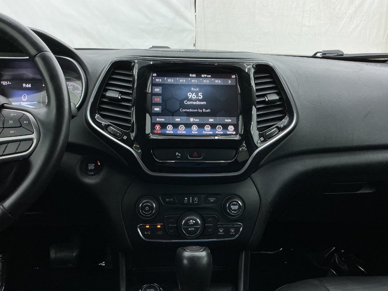 Used 2019 Jeep Cherokee Limited AWD/4WD image 29