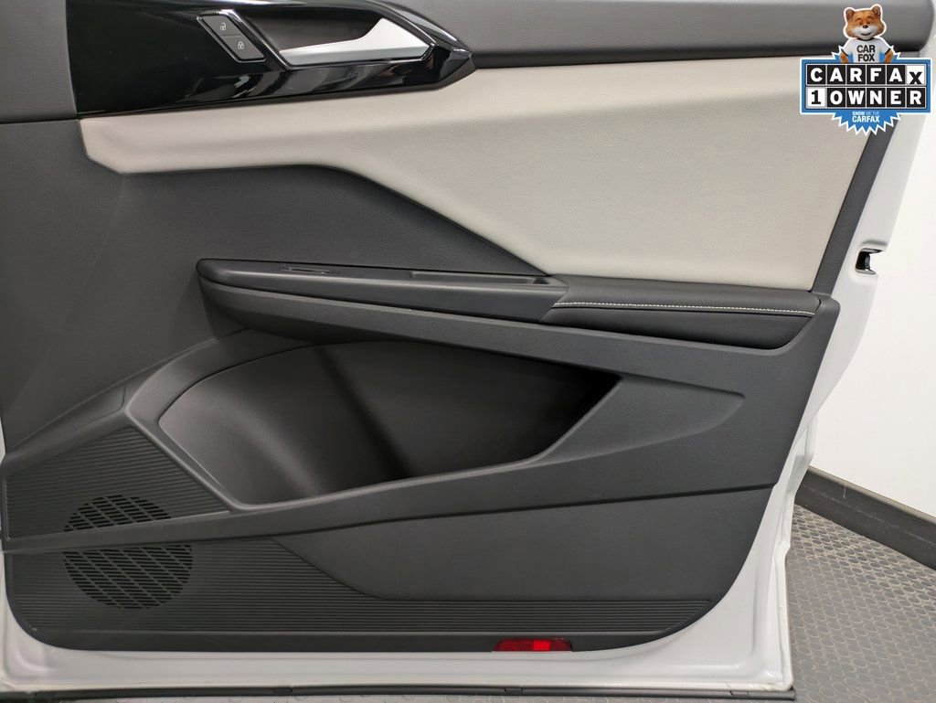 Used 2025 Volkswagen Taos S image 29