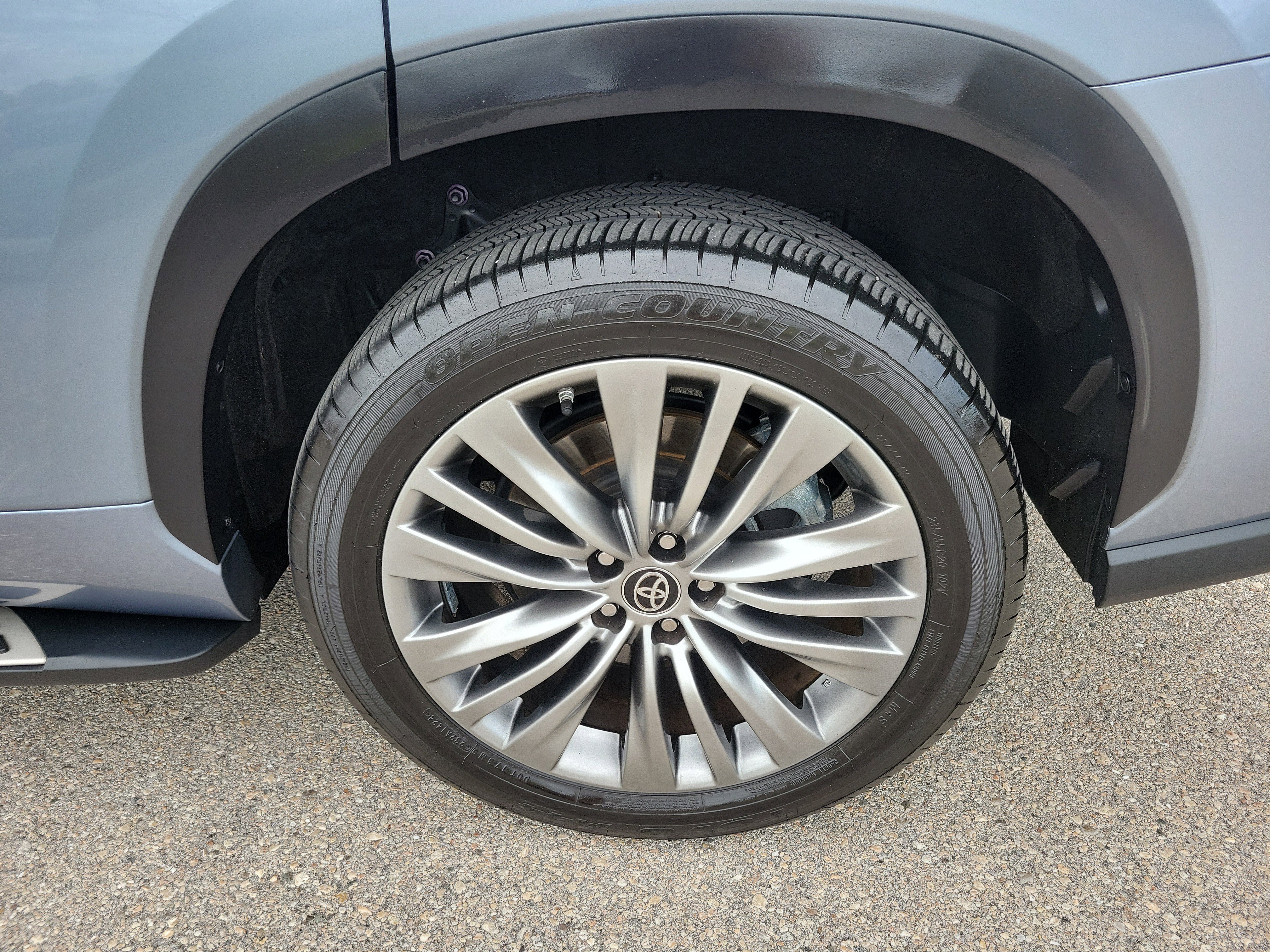 Used 2022 Toyota Highlander Platinum image 9