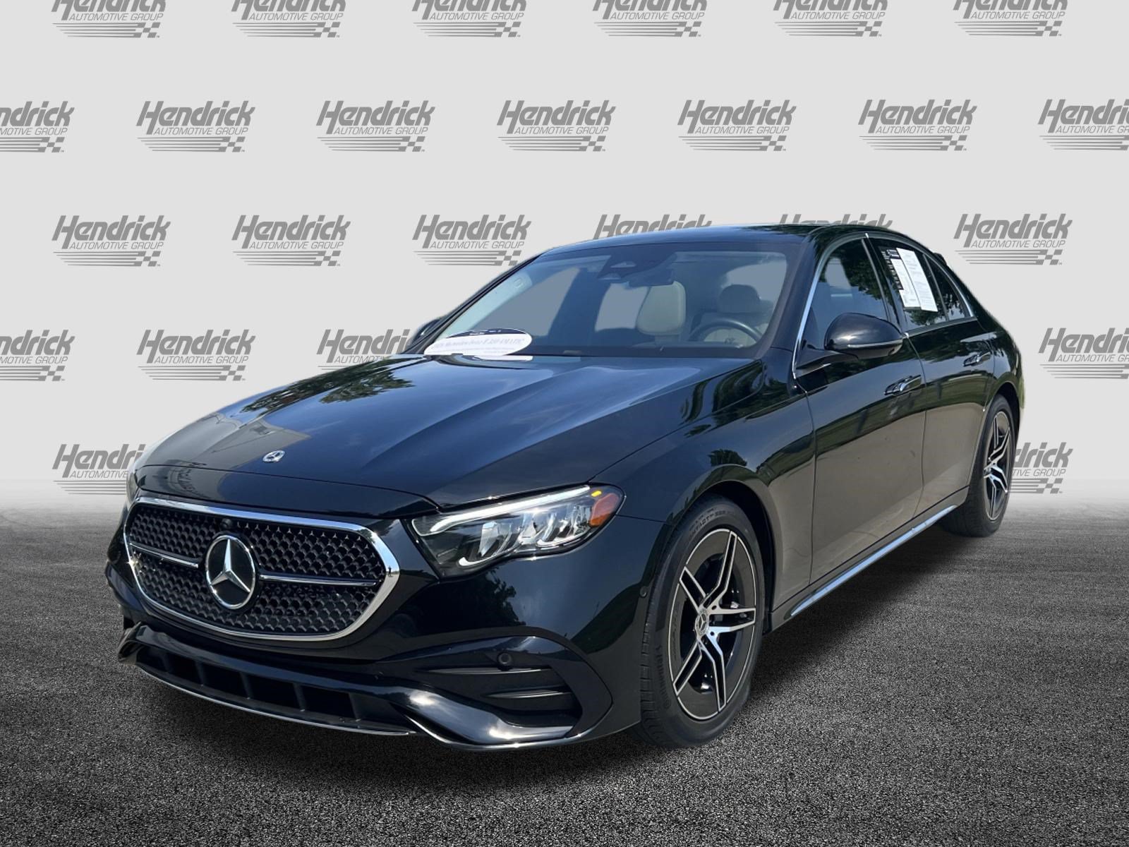 Used 2025 Mercedes-Benz E 350 4MATIC Sedan image 5