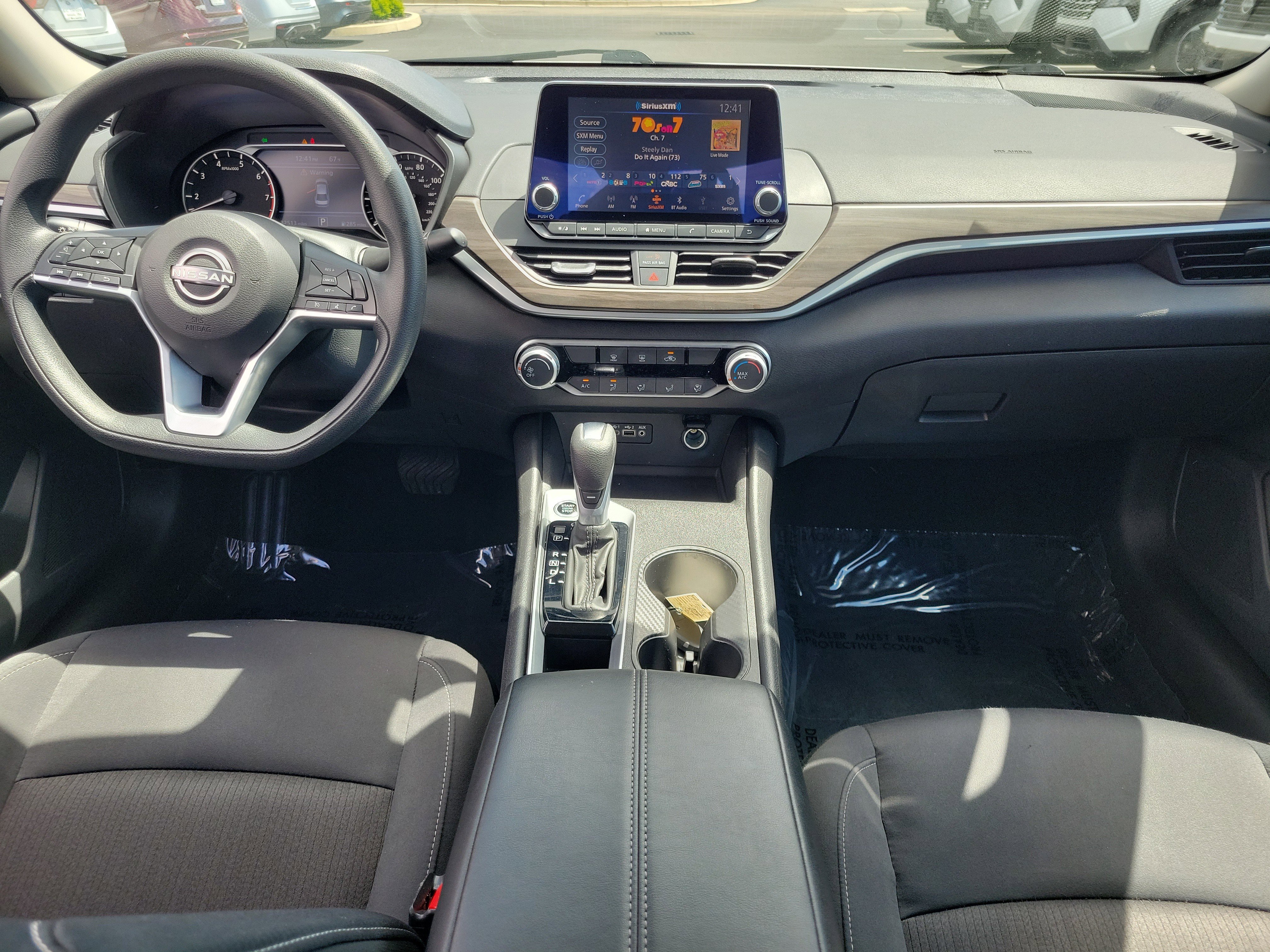Used 2025 Nissan Altima 2.5 SV FWD image 9