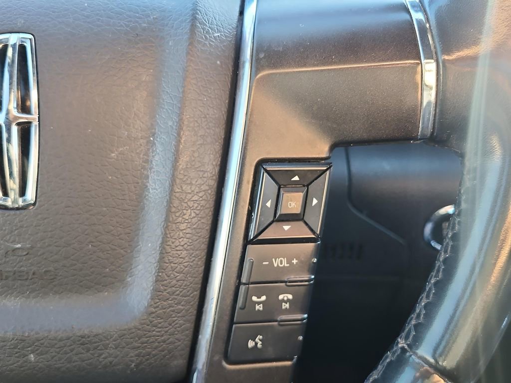 Used 2017 Lincoln Navigator Select image 25