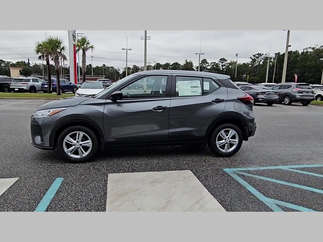 New 2025 Nissan Kicks Play S image 25