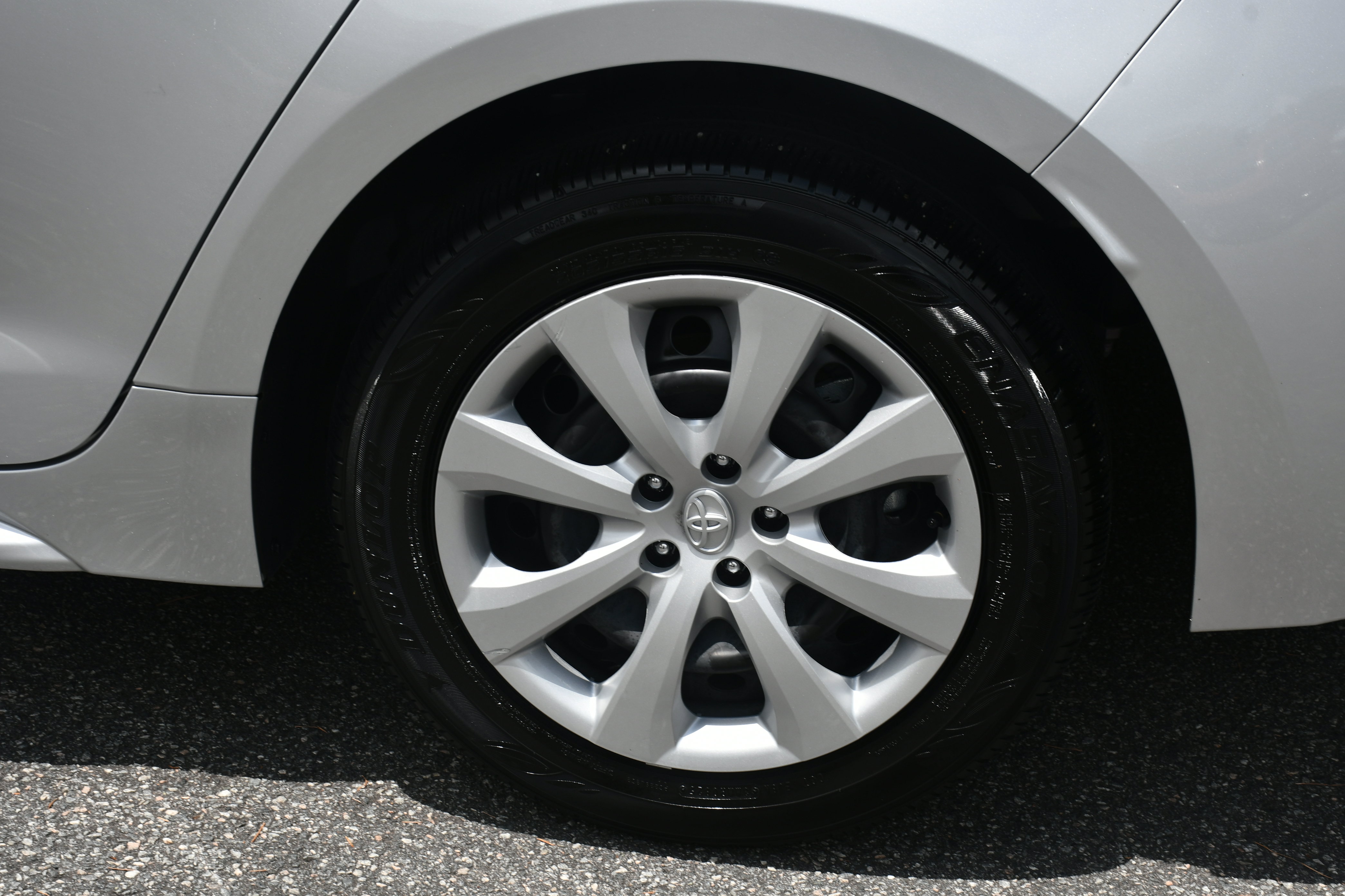 Certified 2025 Toyota Corolla LE FWD image 20
