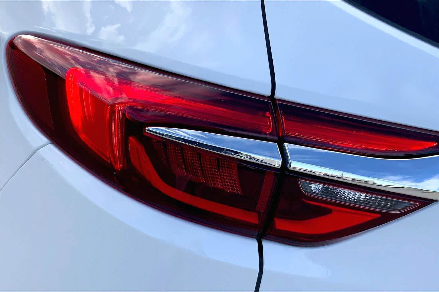 Used 2020 Buick Enclave Essence FWD image 28