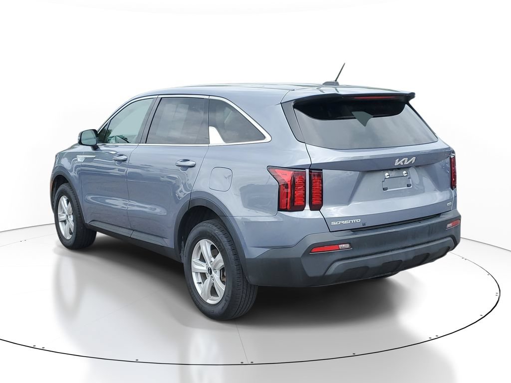 Certified 2023 Kia Sorento LX AWD/4WD image 3