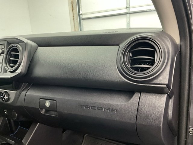 Used 2016 Toyota Tacoma SR5 image 10