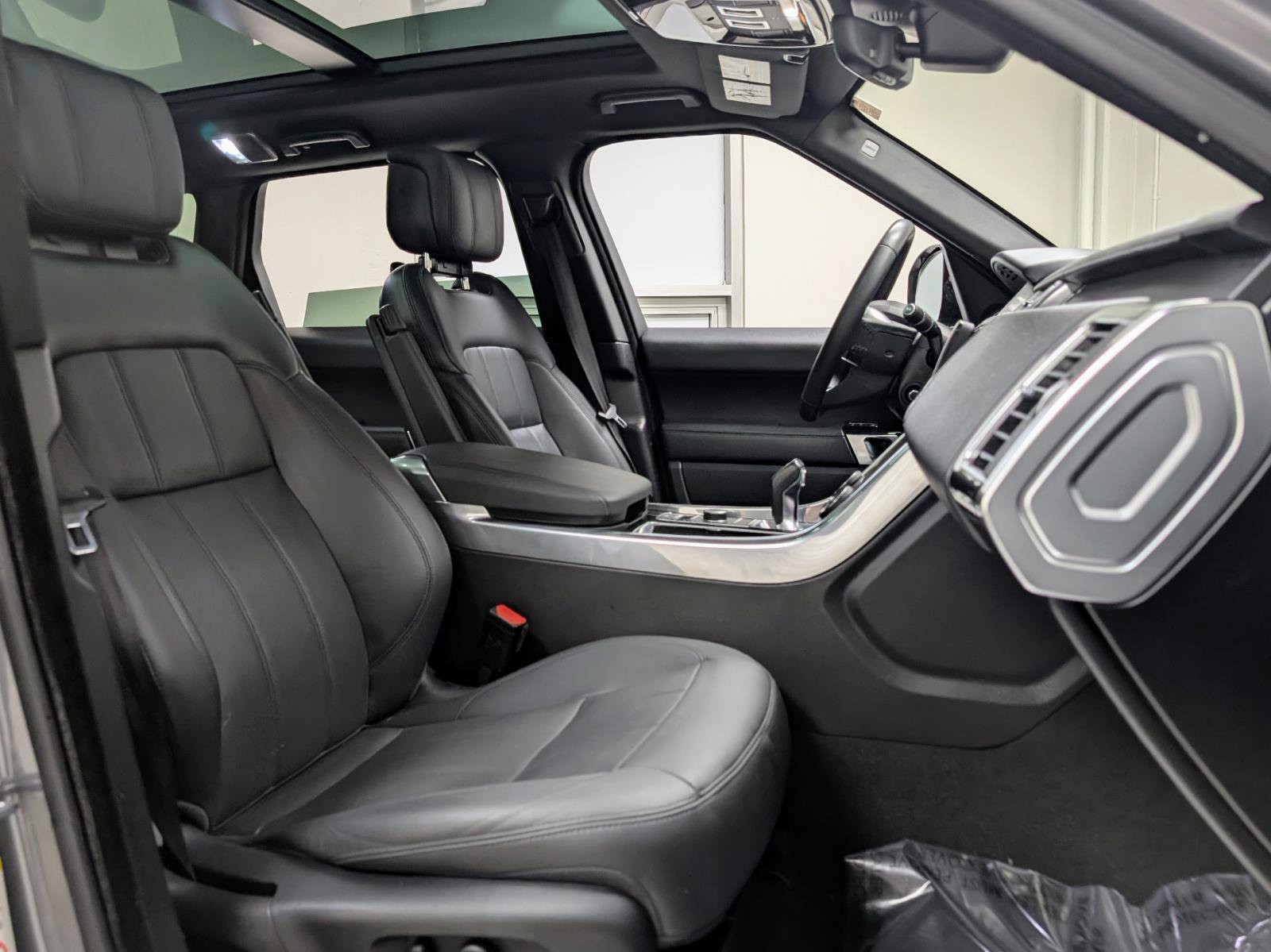 Used 2018 Land Rover Range Rover Sport HSE AWD/4WD image 23