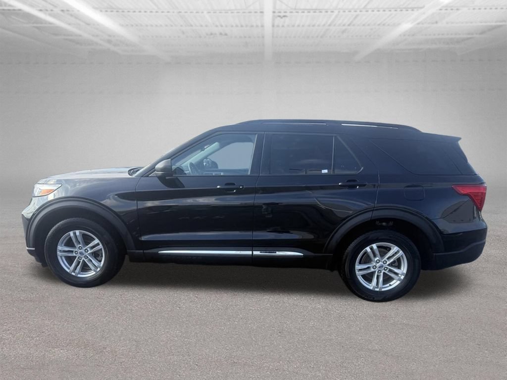 Used 2024 Ford Explorer XLT w/ Equipment Group 202A AWD/4WD image 11
