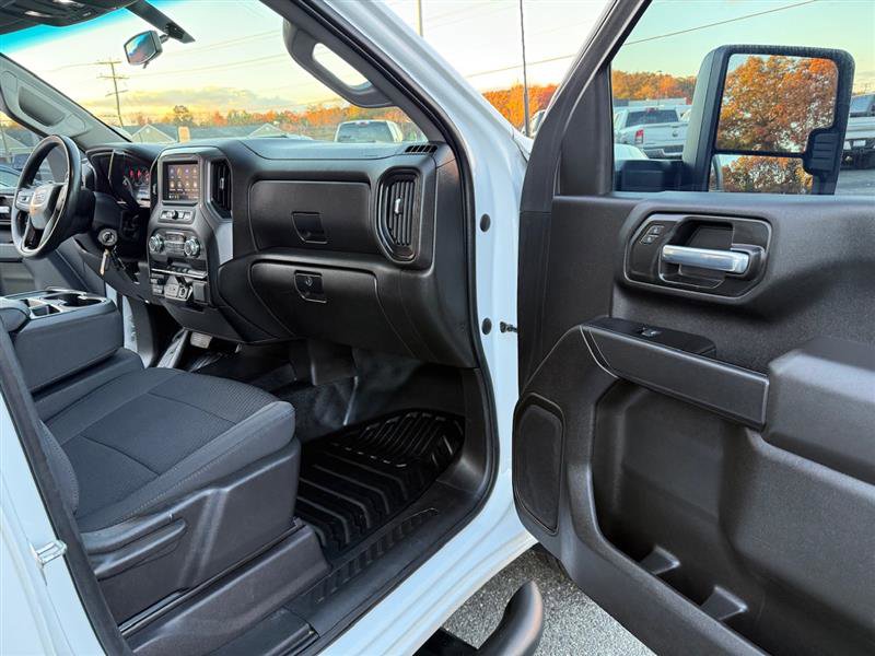 Used 2022 GMC Sierra 3500 Pro w/ Convenience Package image 10