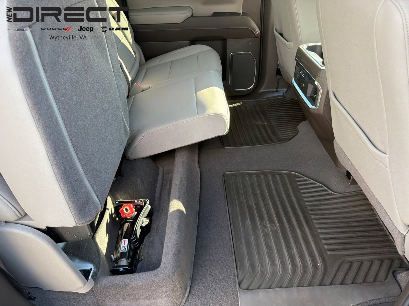 Used 2024 Chevrolet Silverado 1500 LTZ w/ Technology Package AWD/4WD image 36