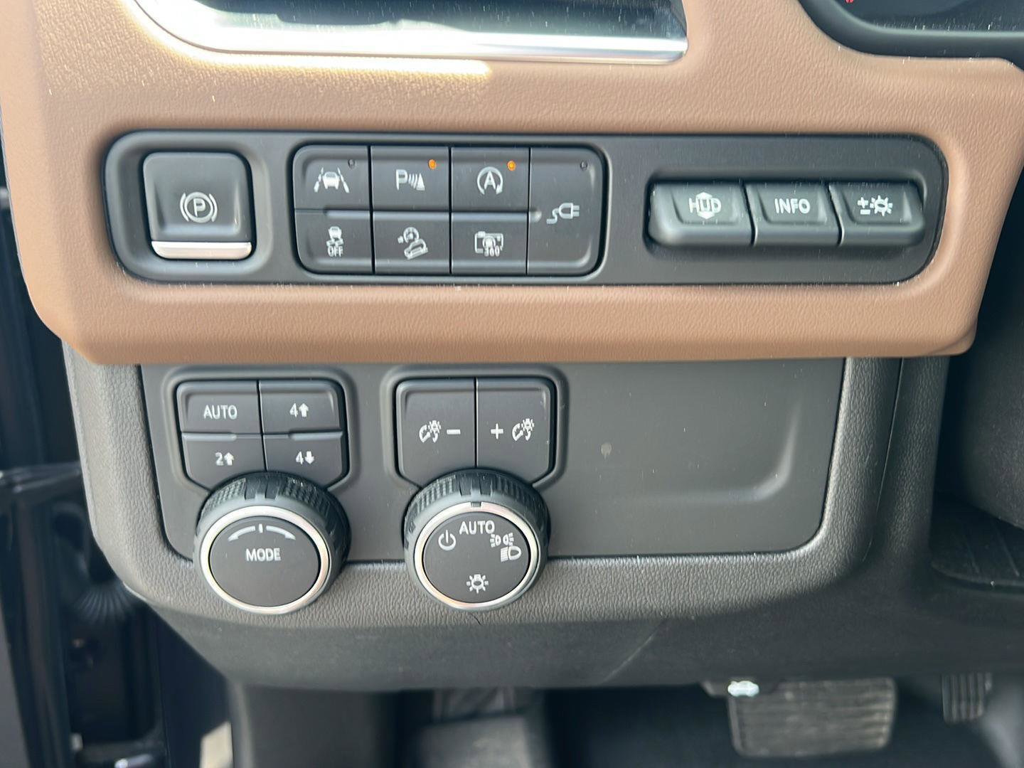 Used 2022 Chevrolet Tahoe High Country image 21