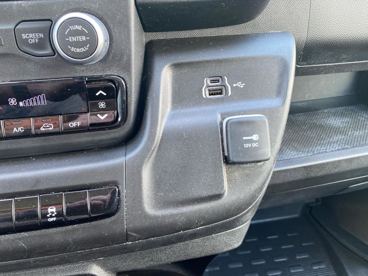 Used 2025 RAM ProMaster 2500 w/ U-Haul Equipment Group FWD image 31