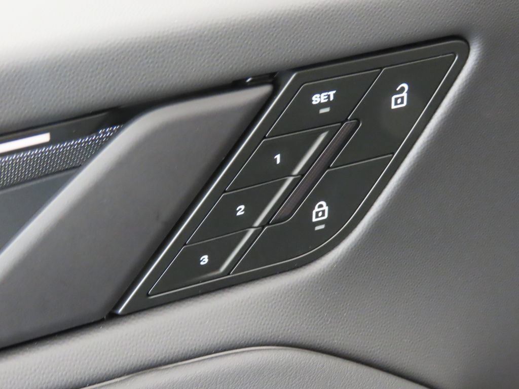 New 2026 Porsche Cayenne Electric AWD/4WD image 38