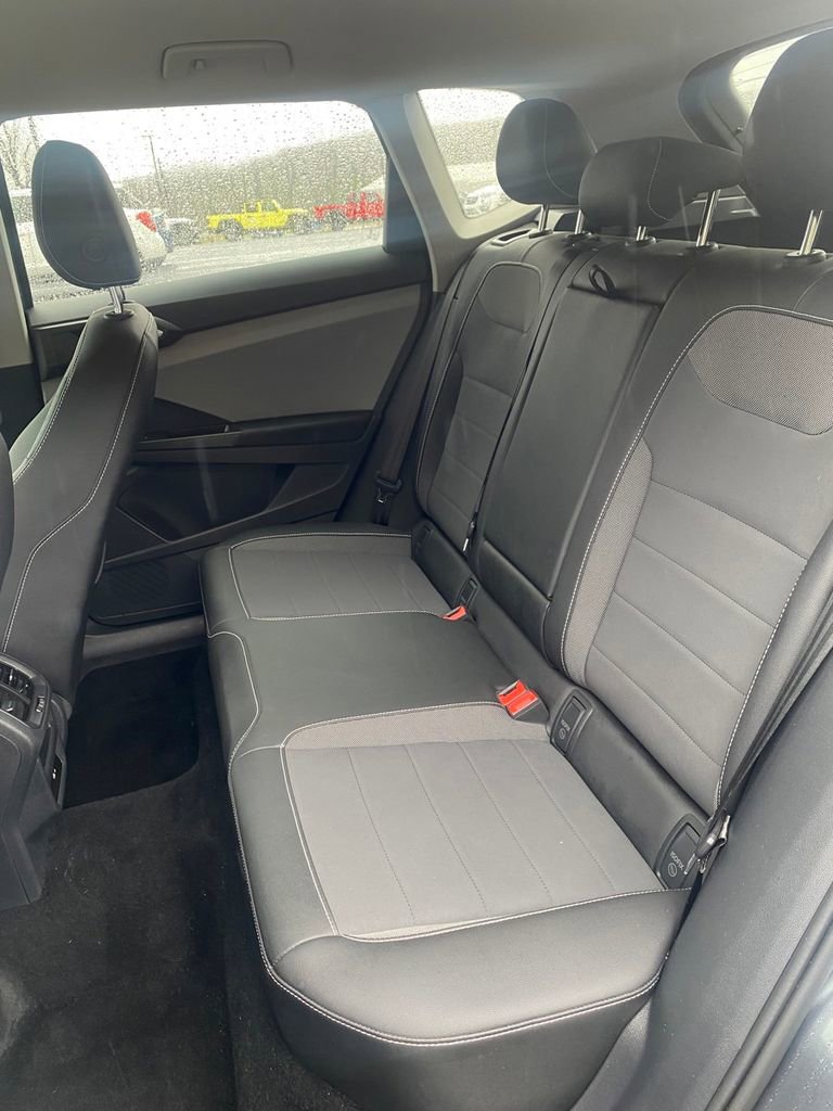 Used 2022 Volkswagen Taos SE image 10