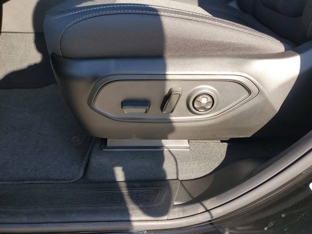 New 2025 Jeep Grand Cherokee L Laredo image 19