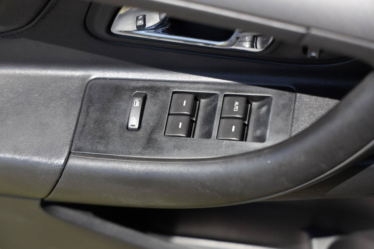 Used 2012 Ford Taurus SEL FWD image 37