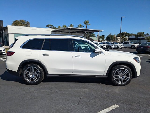 Used 2024 Mercedes-Benz GLS 450 4MATIC image 4