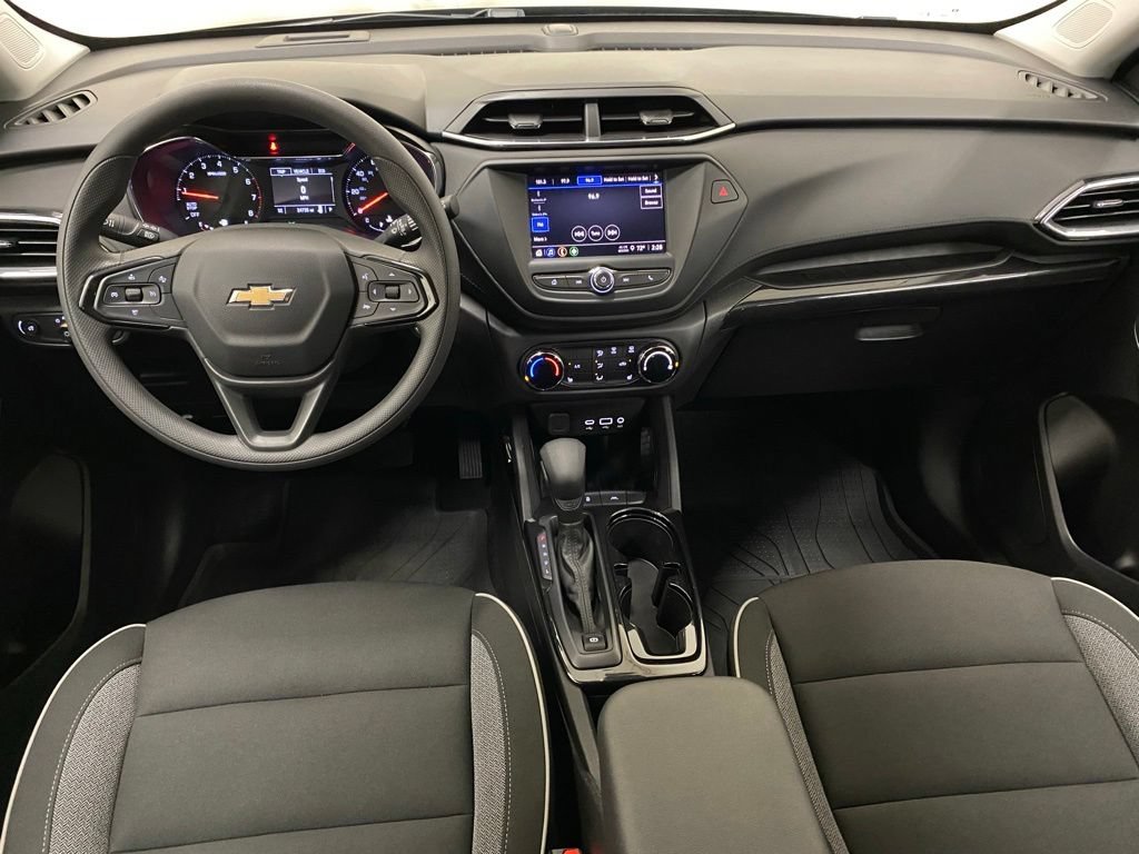 Used 2023 Chevrolet TrailBlazer LT FWD image 23