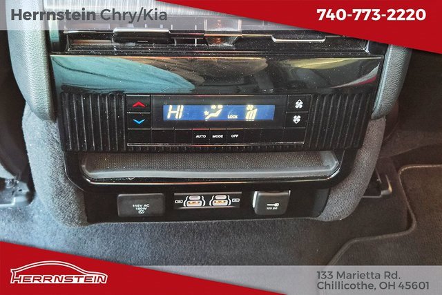 Used 2024 Jeep Wagoneer L Series II w/ Flexible Seating Group image 12