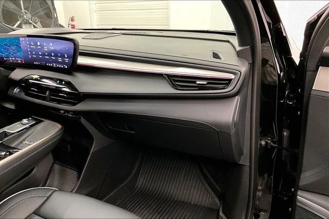 Used 2025 Buick Enclave Avenir w/ Super Cruise Package image 16