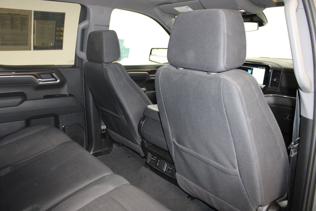 Used 2025 Chevrolet Silverado 1500 LT image 33