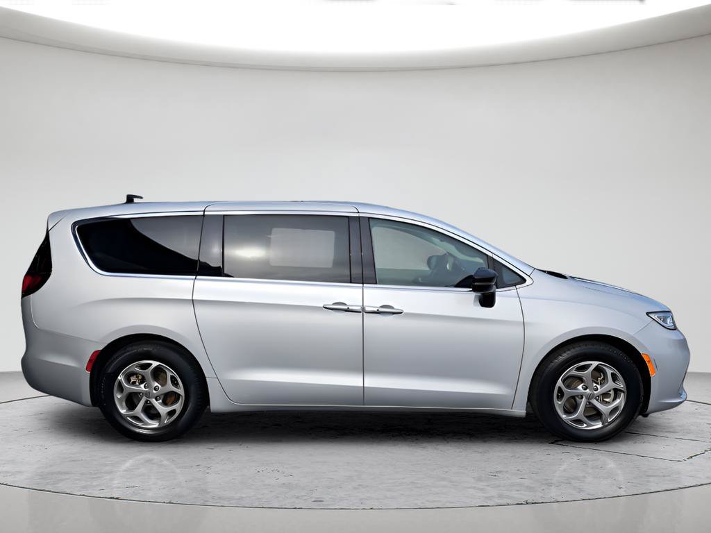 Used 2024 Chrysler Pacifica Limited FWD image 6