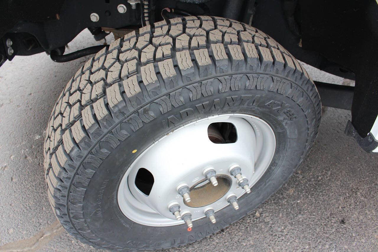 Used 2024 Ford F350 XL image 9