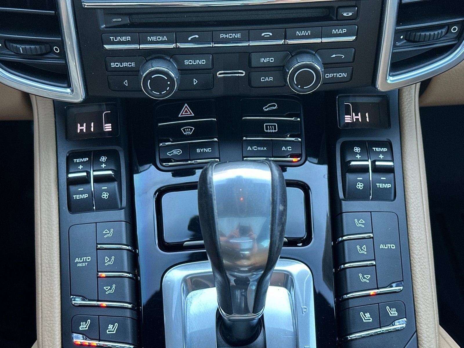 Used 2014 Porsche Cayenne Diesel AWD/4WD image 24