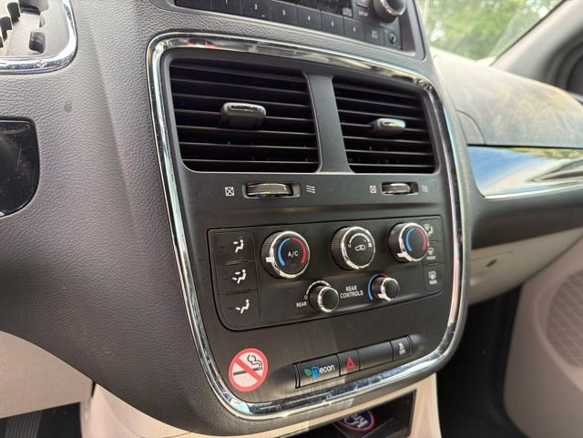 Used 2017 Dodge Grand Caravan SXT FWD image 14
