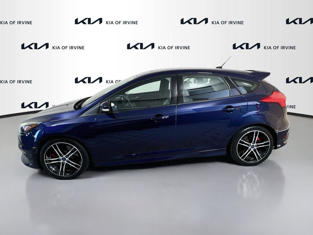 Used 2017 Ford Focus ST w/ Equipment Group 402A FWD image 4
