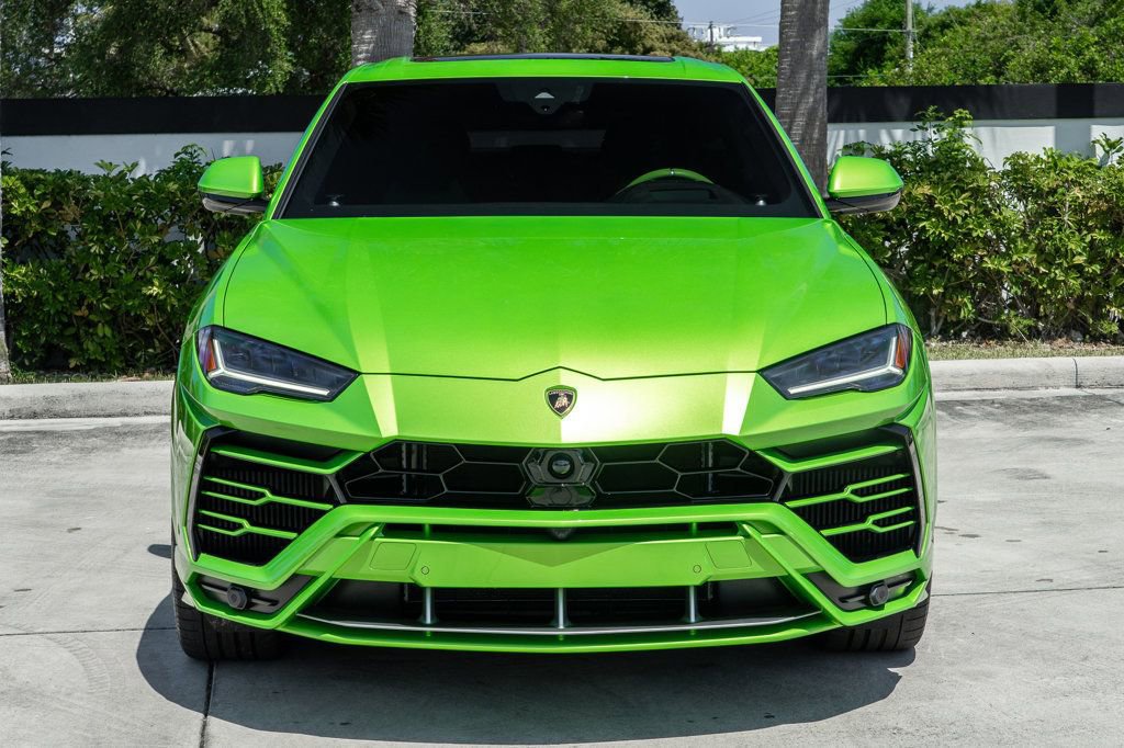 Used 2022 Lamborghini Urus AWD/4WD image 12