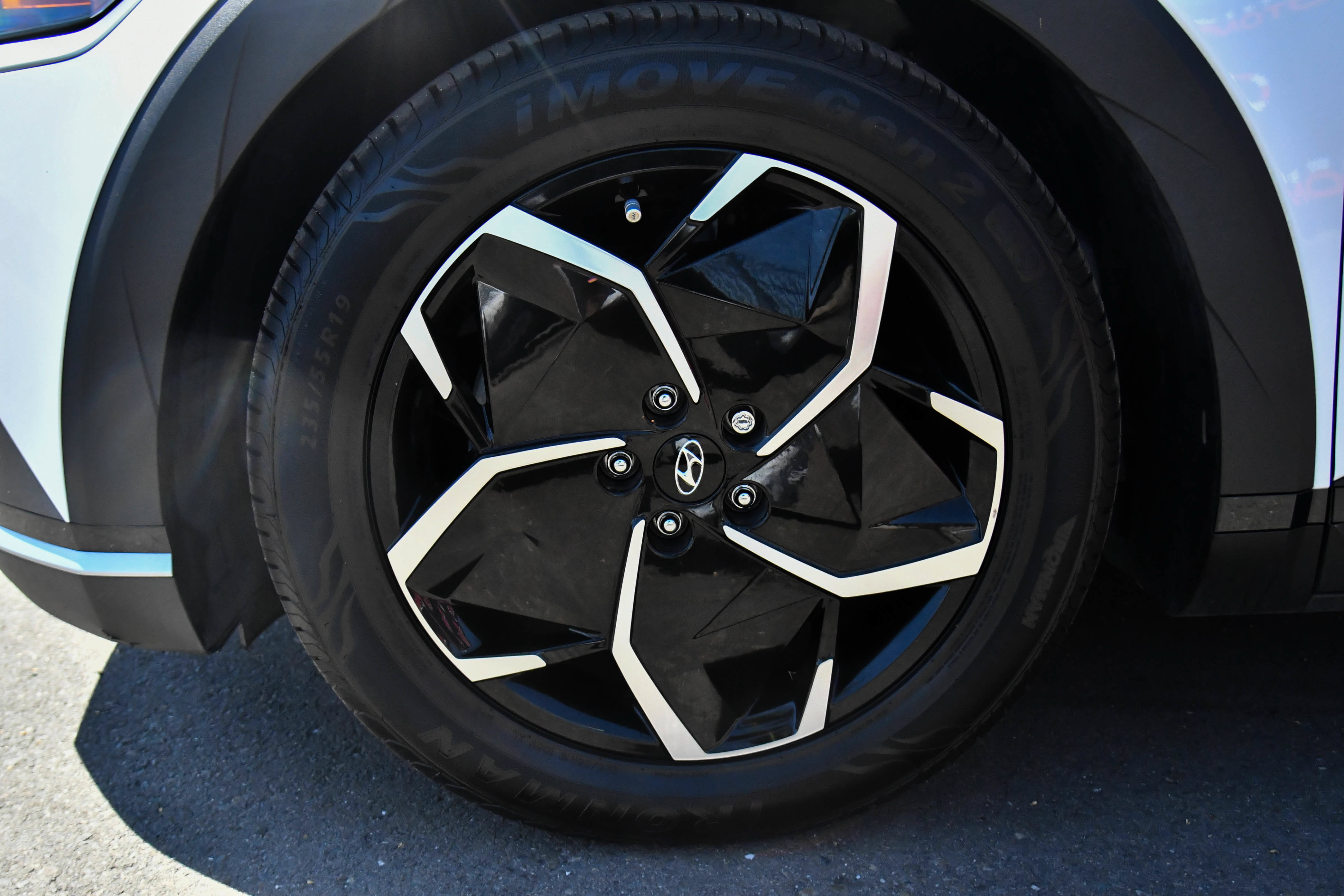 Used 2024 Hyundai Ioniq 5 SE RWD image 12