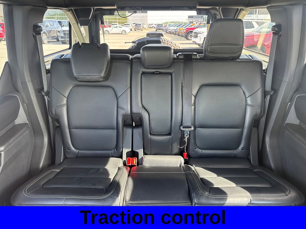 Used 2025 Ford Bronco Badlands AWD/4WD image 14