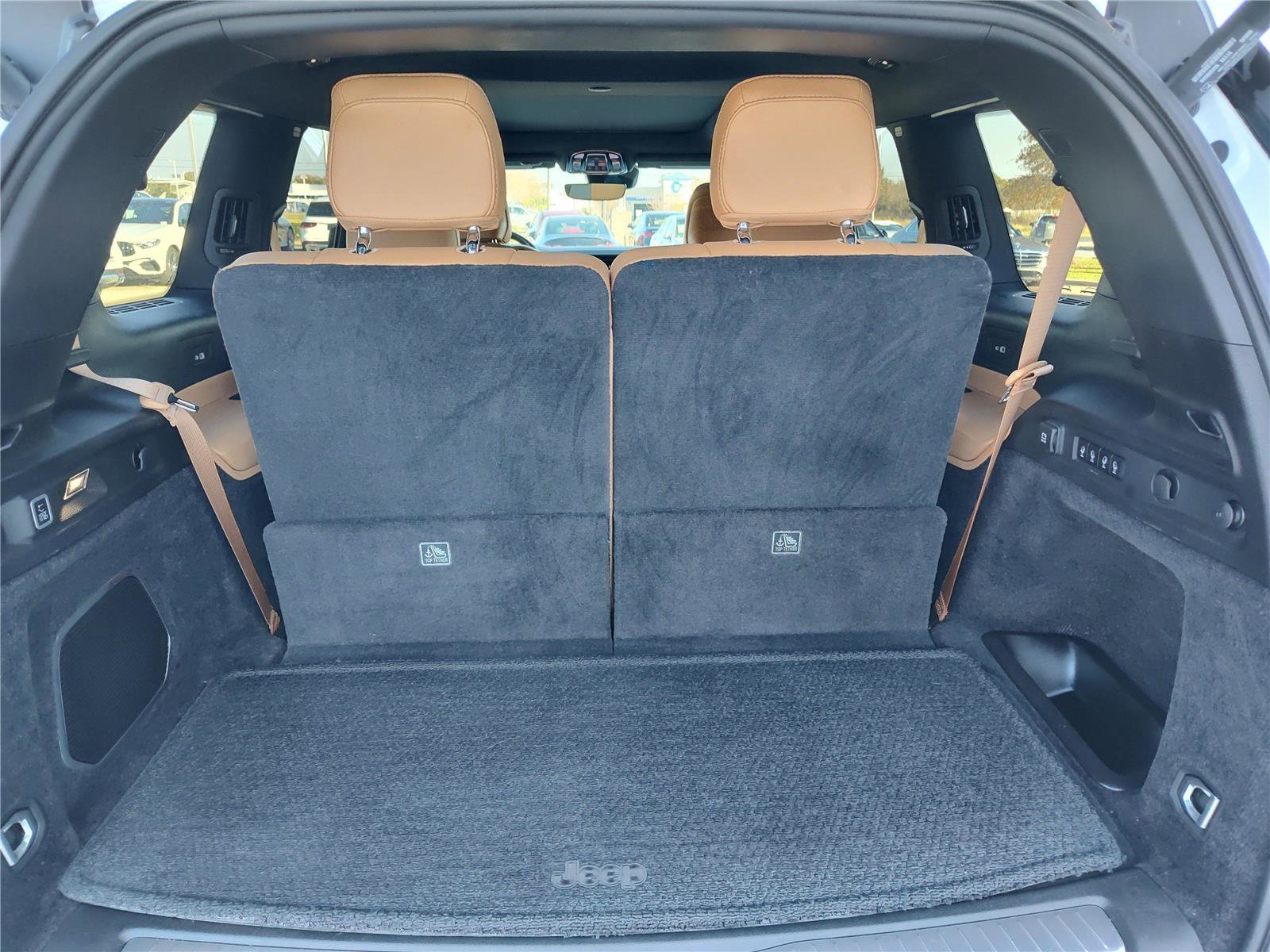 Used 2024 Jeep Grand Cherokee L Summit w/ High Altitude Package image 7