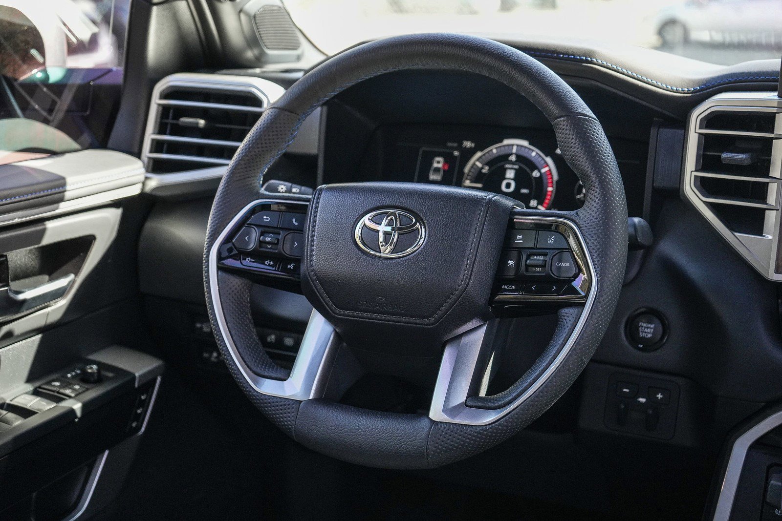 Used 2025 Toyota Tundra Platinum AWD/4WD image 14