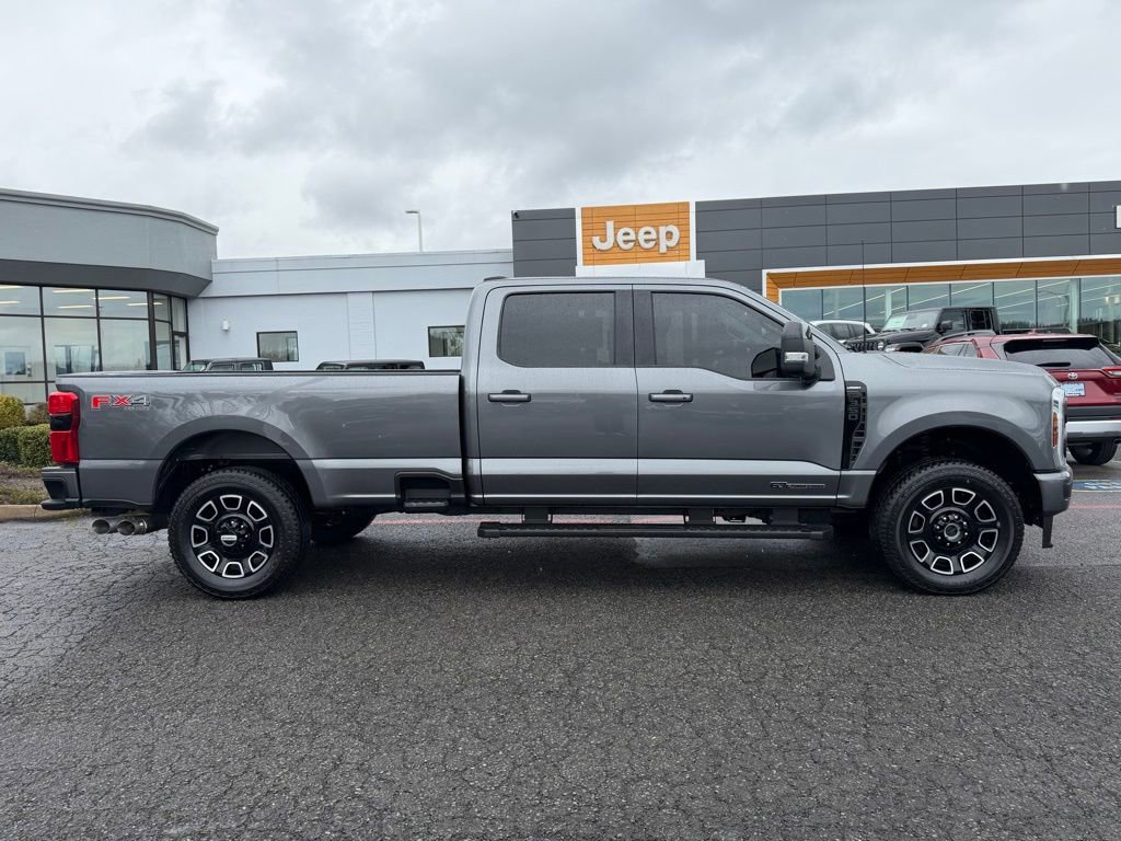 Used 2024 Ford F350 Lariat w/ Sport Appearance Package image 9